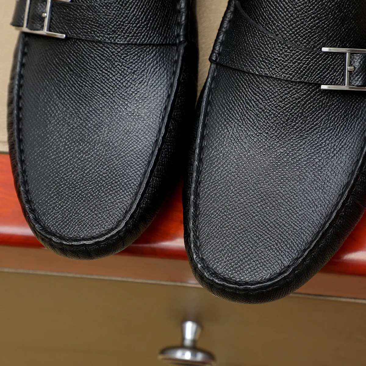 Men's shoes 💰380 🕷🕷【HERMES】Same style at Hermès counters 🇨🇳 Classic slip-on shoes 1:1 mold opening 💯 Original quality 🍓 Made of imported first-layer cowhide 🍅 pigskin lining 🌶🌶 Super high-end men's leather shoes 🇨🇳 Solid and stable, very special 🍇 Color, code number 38-44 (45.46/47 customized)...